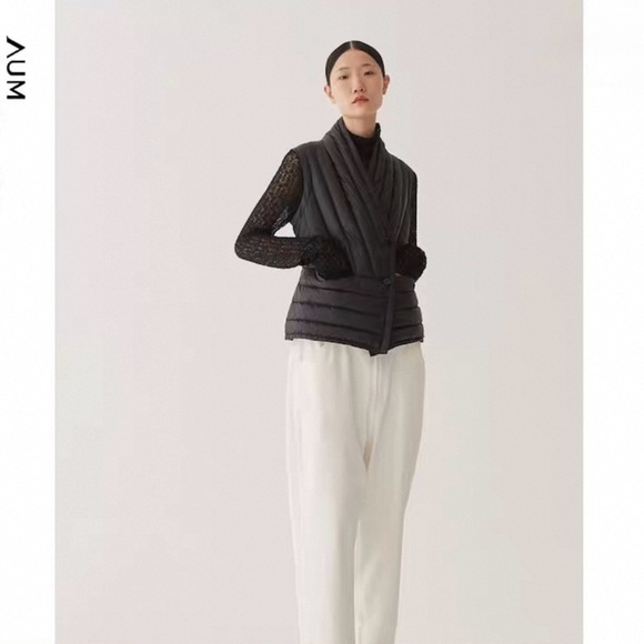 AUM Women's Black Quilted Goose Down Puffer Vest - Picture 2 of 15